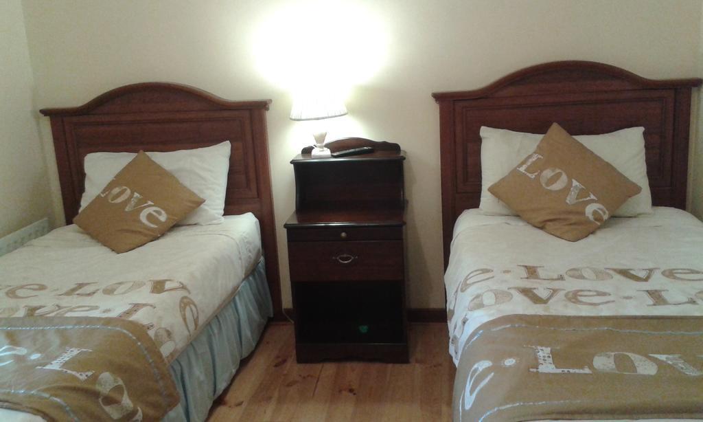 Achill West Coast House Bed and Breakfast Dooagh Eksteriør billede