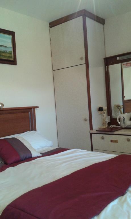 Achill West Coast House Bed and Breakfast Dooagh Eksteriør billede